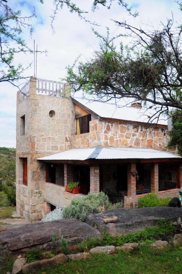 La Toma Complejo De Montana - Cabanas Y Habitaciones En Hosteria Mina Clavero Esterno foto