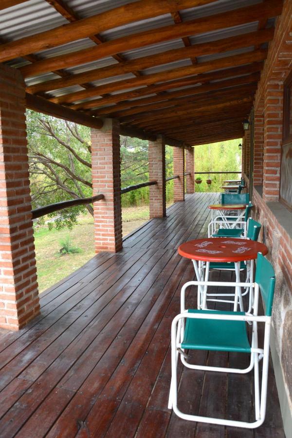 La Toma Complejo De Montana - Cabanas Y Habitaciones En Hosteria Mina Clavero Esterno foto