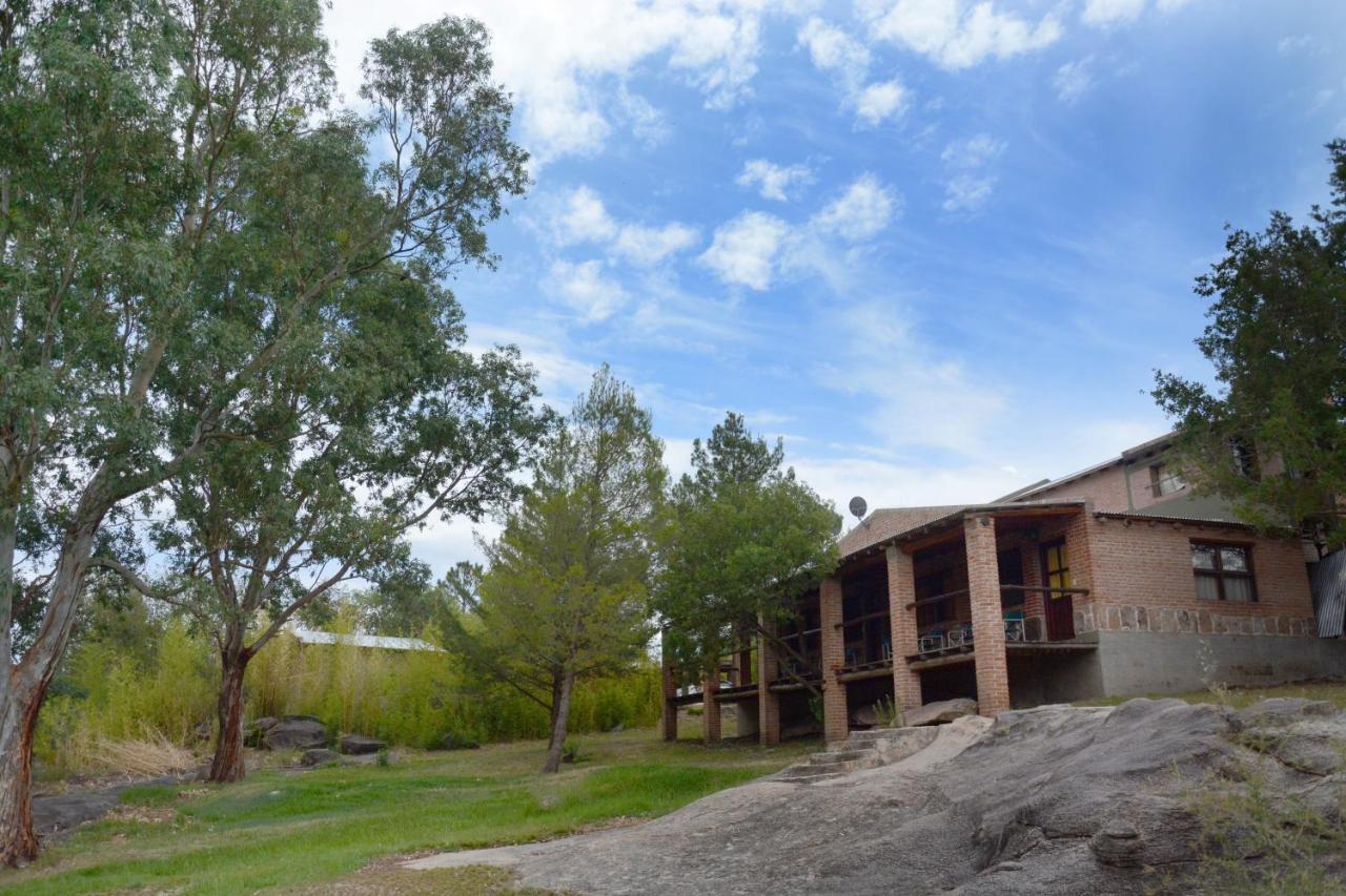 La Toma Complejo De Montana - Cabanas Y Habitaciones En Hosteria Mina Clavero Esterno foto