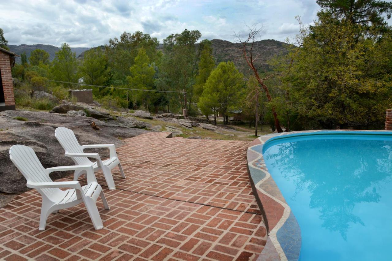 La Toma Complejo De Montana - Cabanas Y Habitaciones En Hosteria Mina Clavero Esterno foto