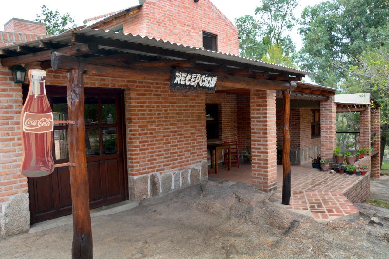 La Toma Complejo De Montana - Cabanas Y Habitaciones En Hosteria Mina Clavero Esterno foto