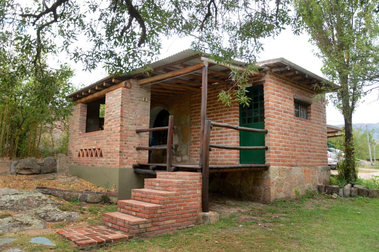 La Toma Complejo De Montana - Cabanas Y Habitaciones En Hosteria Mina Clavero Esterno foto