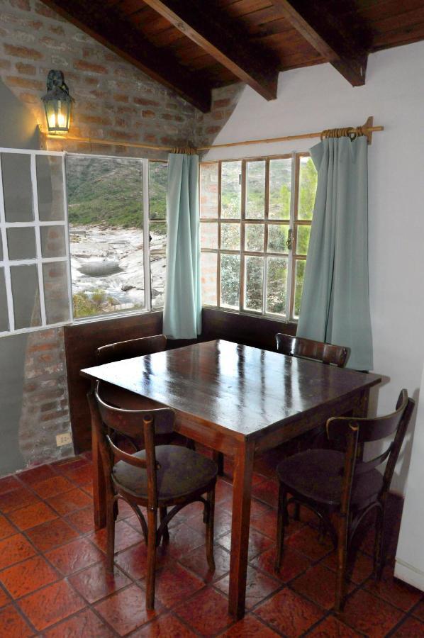 La Toma Complejo De Montana - Cabanas Y Habitaciones En Hosteria Mina Clavero Esterno foto