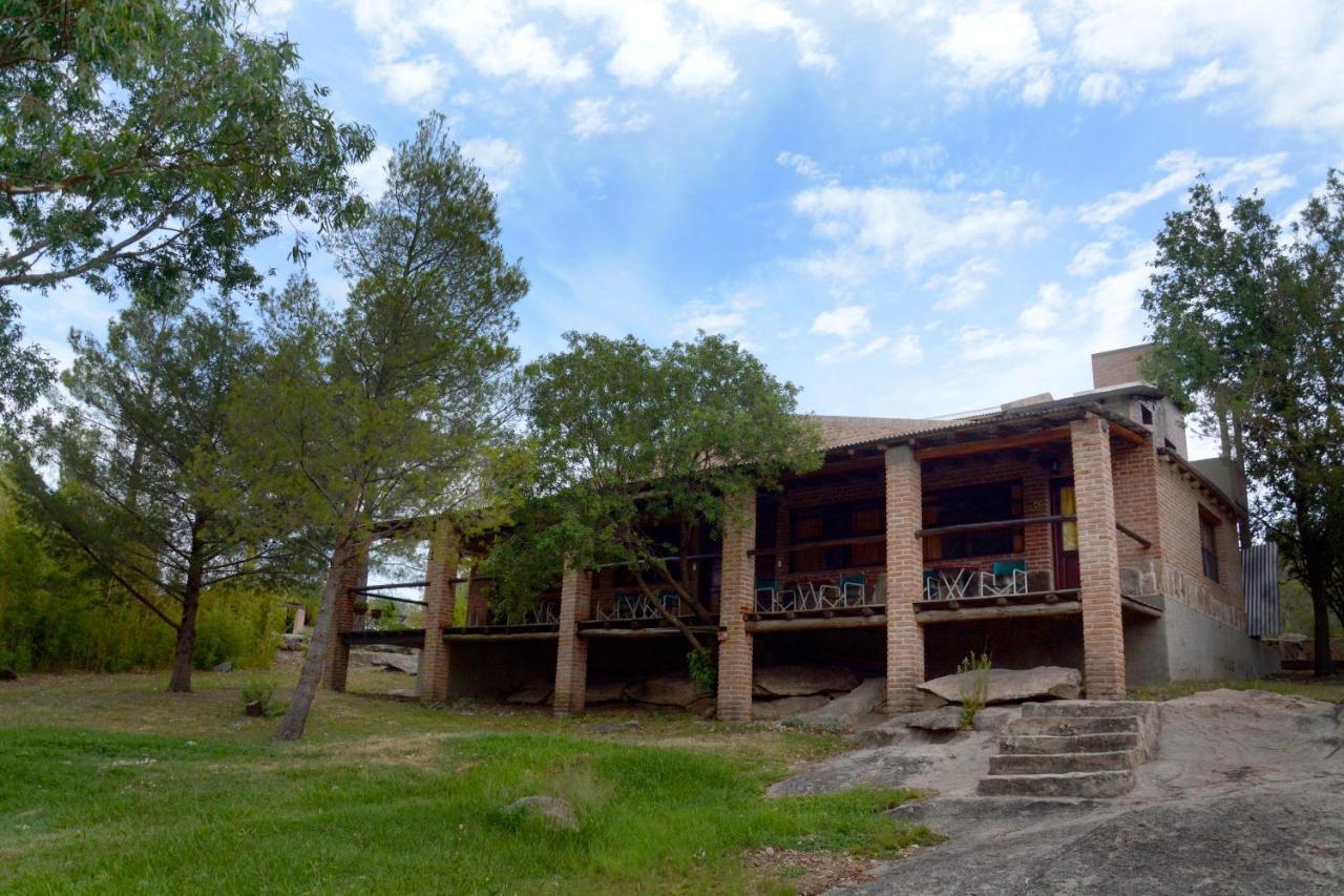La Toma Complejo De Montana - Cabanas Y Habitaciones En Hosteria Mina Clavero Esterno foto